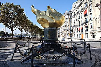 Steam新品节必玩推荐：《开炮吧方舟》萌系画风下的肉鸽幸存者佳作！